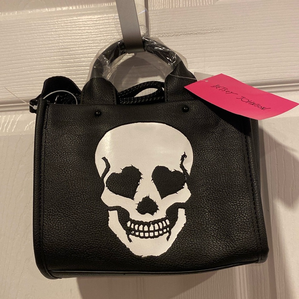 BNWT BETSEY JOHNSON Black and White Skull Halloween Satchel XOHARLYS